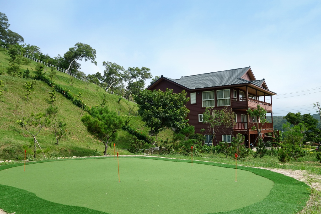 Villa in the mountains – Golf artificial green